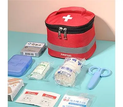 천안판촉물 저렴하게 제작하는 꿀팁 대공개 2 레드박스 구급파우치 세트